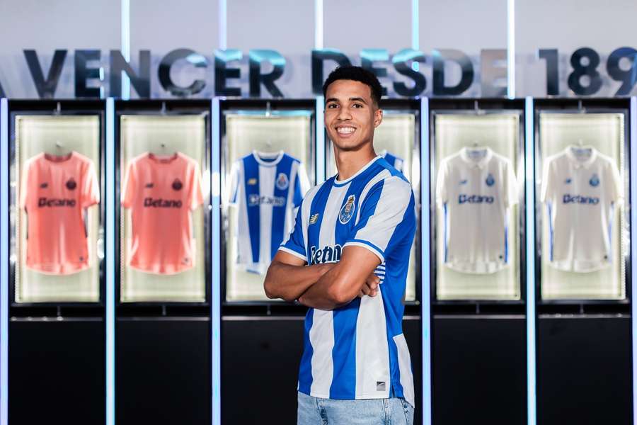 Alberto Costa foi oficializado