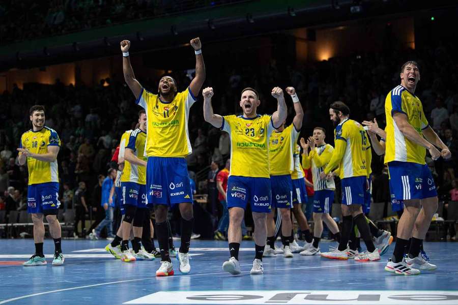 Industria Kielce pokonuje Fuechse na wyjeździe, szósta wygrana w Lidze Mistrzów