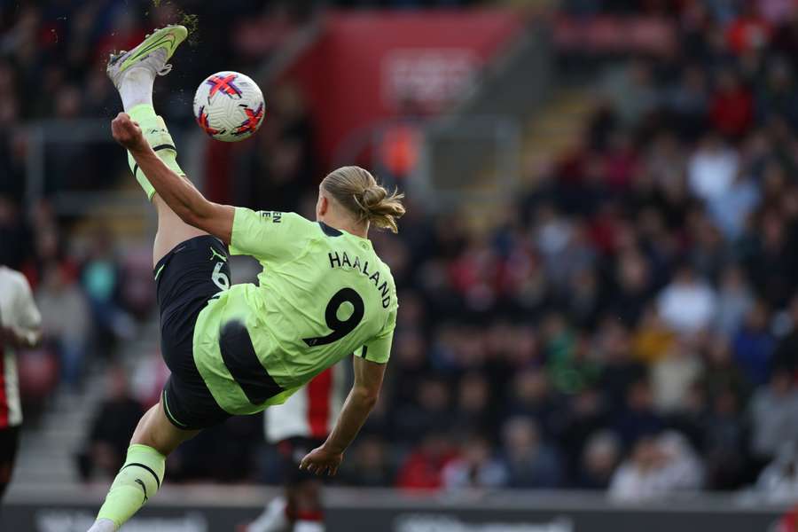 Haaland scores his second with a bicycle kick