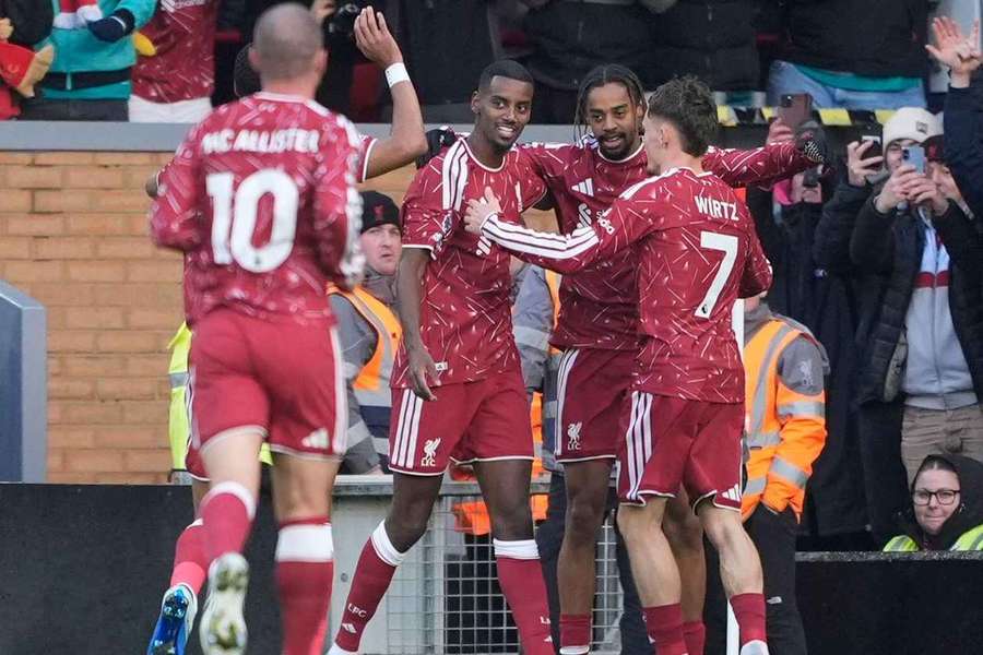 Isak znów trafia, a Liverpool pokonuje Brighton Isak znów trafia, a Liverpool pokonuje Brighton