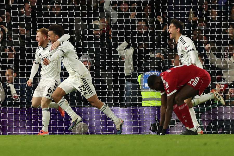 Liverpool laisse filer la victoire à Fulham dans un finish fou