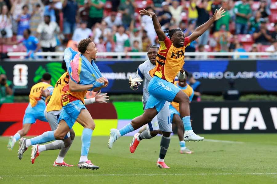 Jugadores congoleños celebran la clasificación al Mundial