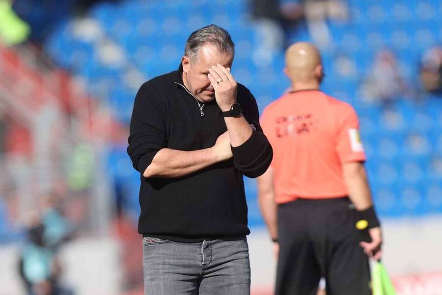 Trenér Tomáš Galásek Baník výsledkově nezvedl. Trenér Tomáš Galásek Baník výsledkově nezvedl.