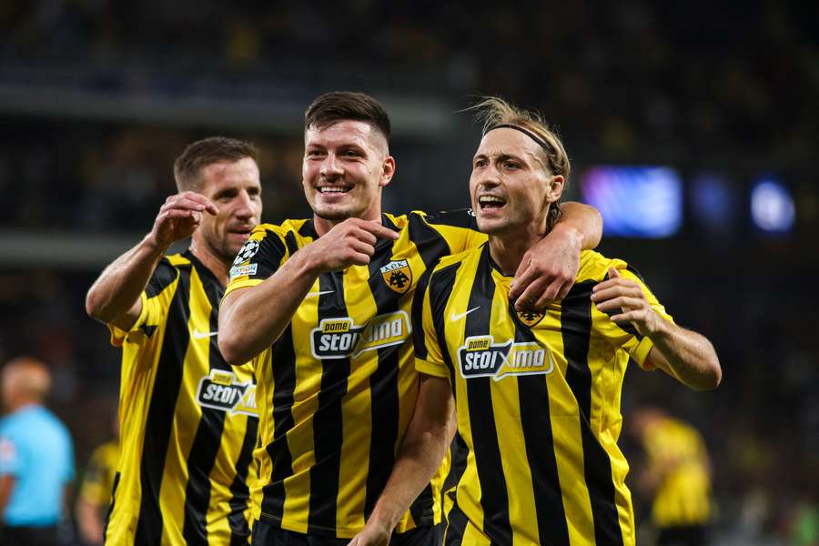 L’AEK Athènes célèbre son but décisif