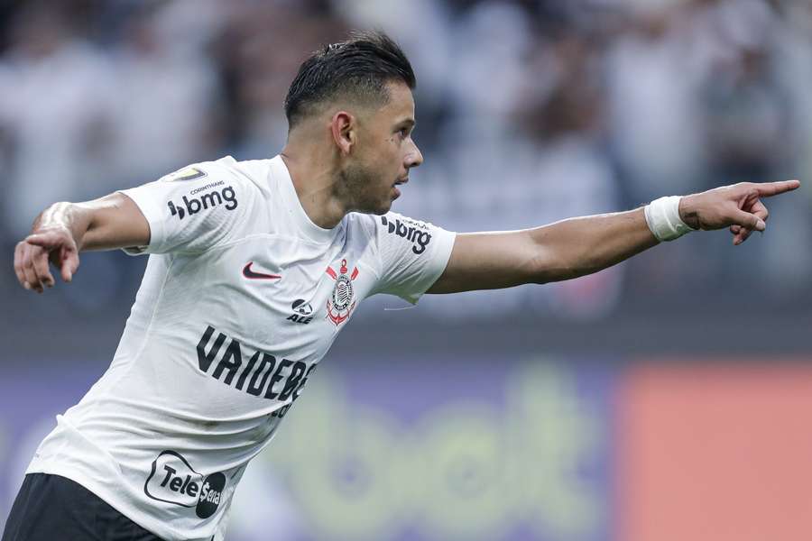 Corinthians esboça reação na temporada