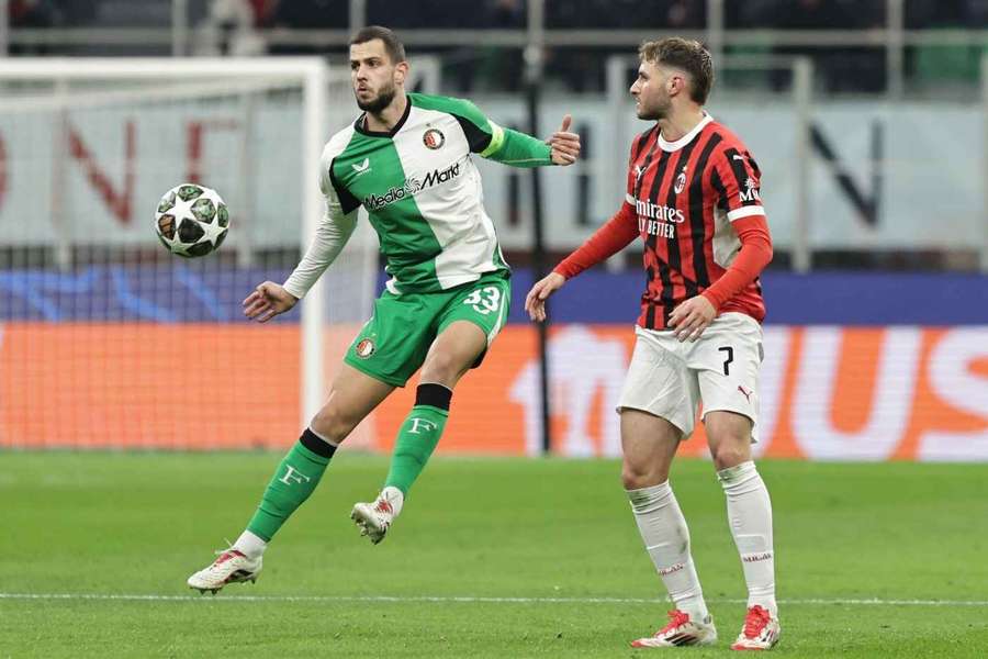 Feyenoord s kapitánom Dávidom Hanckom vyradil AC Miláno. Feyenoord s kapitánom Dávidom Hanckom vyradil AC Miláno.