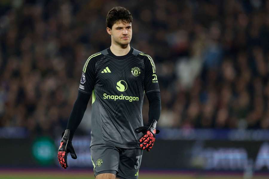 Man Utd star Lammens admits he does not watch football: I want to switch off mentally...