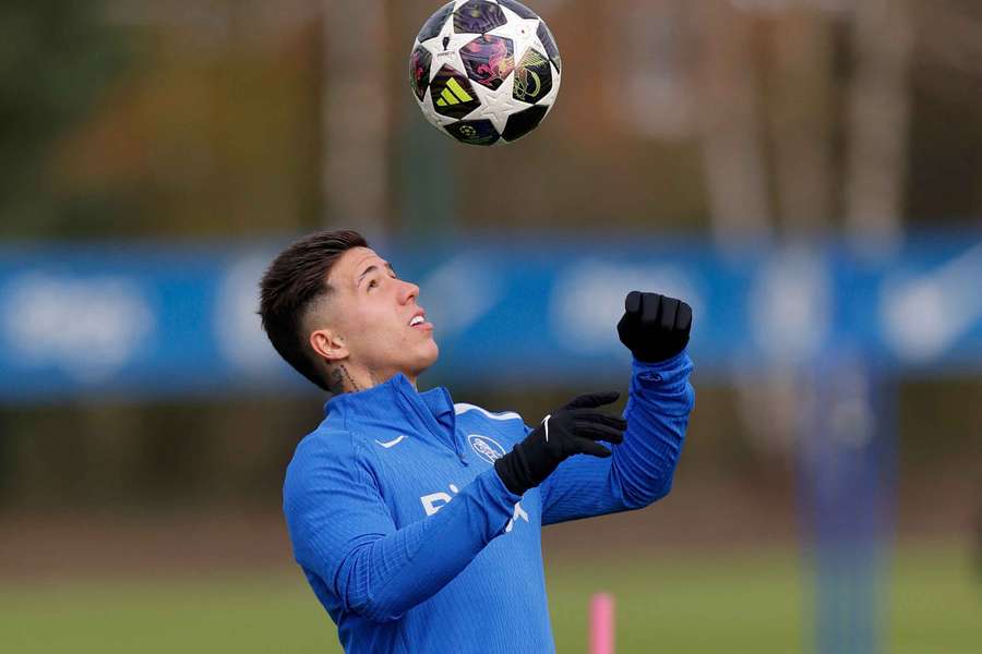 Fernández bol na dva zápasy vyradený z kádra.