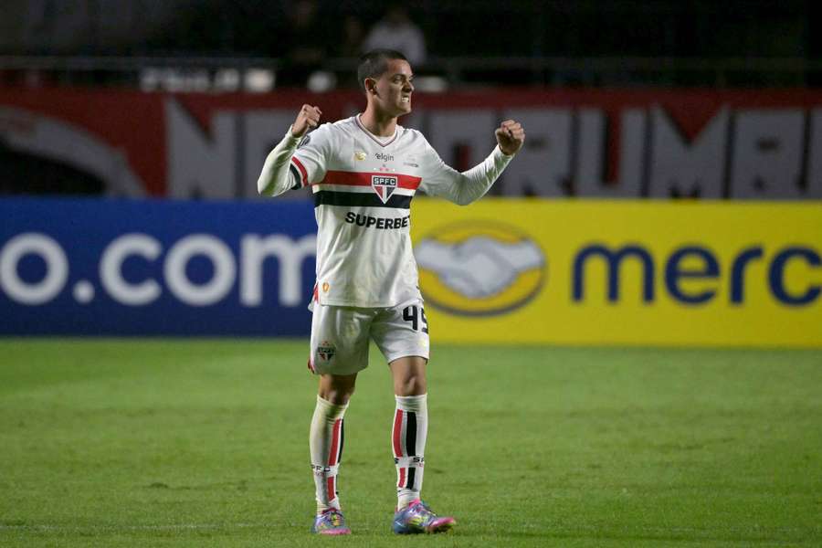 Lucca Marques celebra un gol