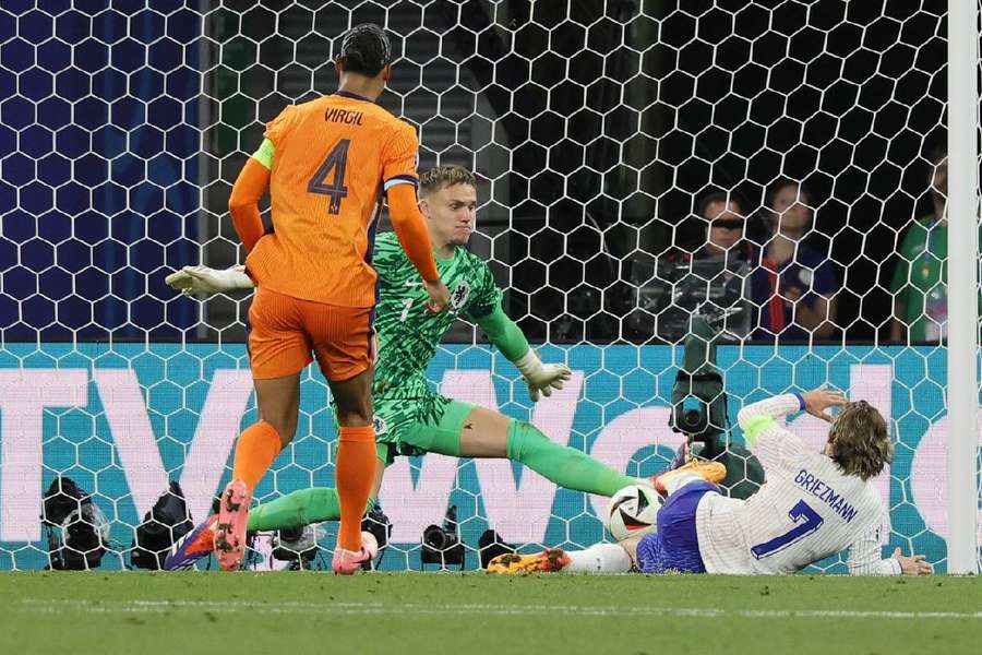 Griezmann perdeu duas grandes chances no jogo