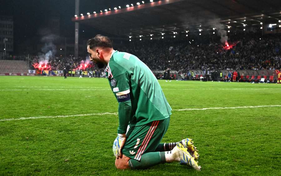 Donnarumma affranto dopo l'eliminazione