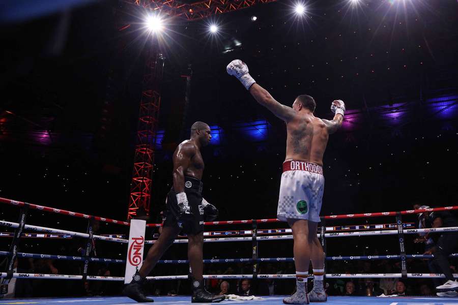 Usyk zostáva naďalej bez premožiteľa. Usyk zostáva naďalej bez premožiteľa.