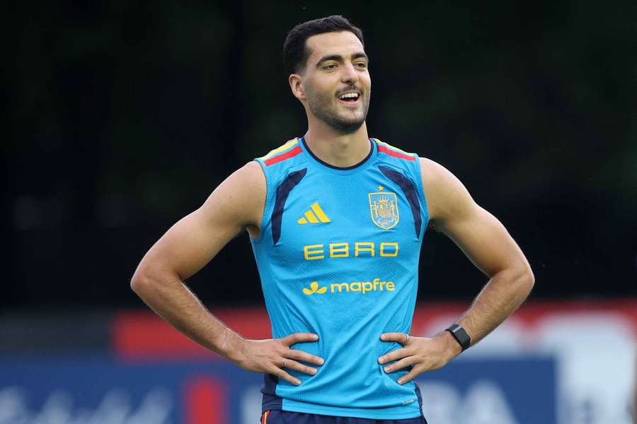 Mikel Merino celebró su cumpleaños con un corto entrenamiento Mikel Merino celebró su cumpleaños con un corto entrenamiento