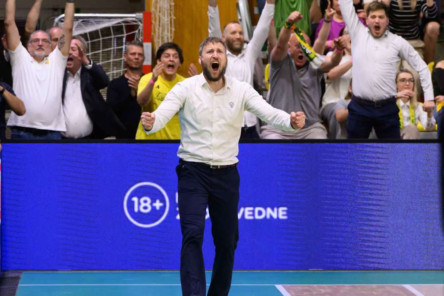 Tréner Michal Madzin.