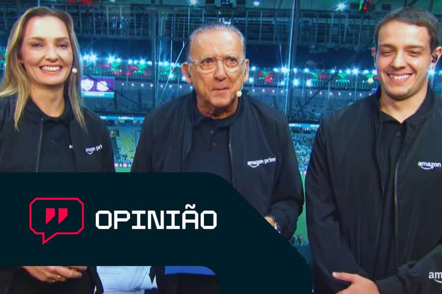 O ex-narrador da Globo (centro) em seu retorno à cabine do Maracanã