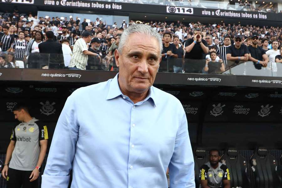 "Sou um técnico camaleão", diz Tite após derrota do Fla em Itaquera