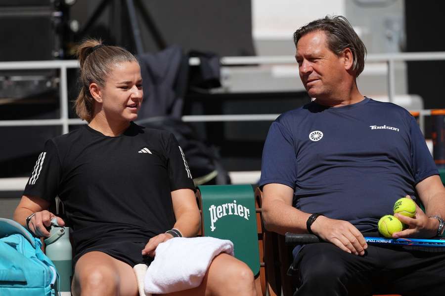 Karolína Muchová a Sven Groeneveld na Roland Garros.