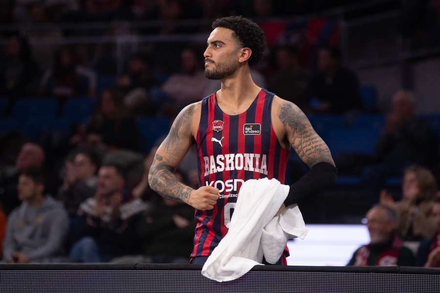 Howard enseña músculo en el triunfo del Baskonia