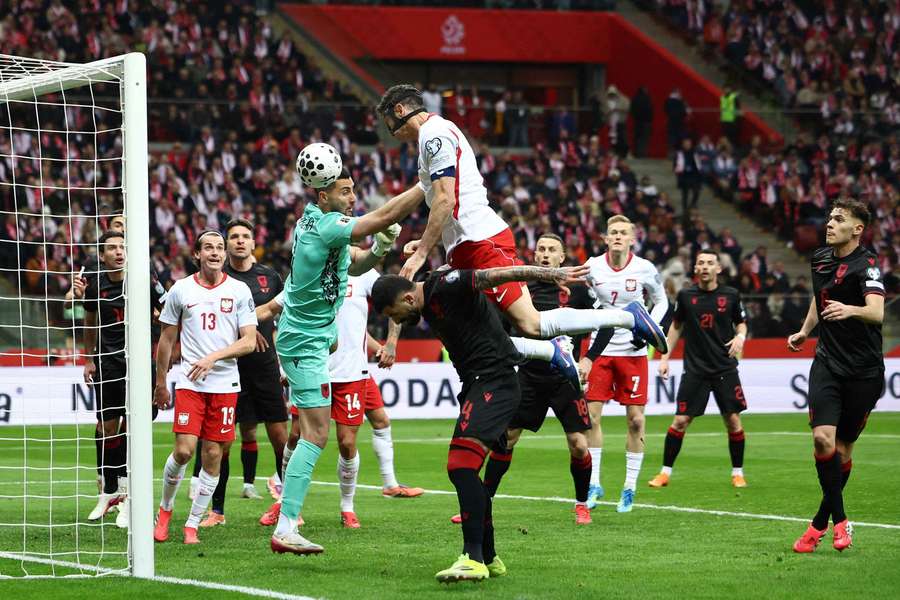 Lewandowski marcou pela Polónia diante da Albânia