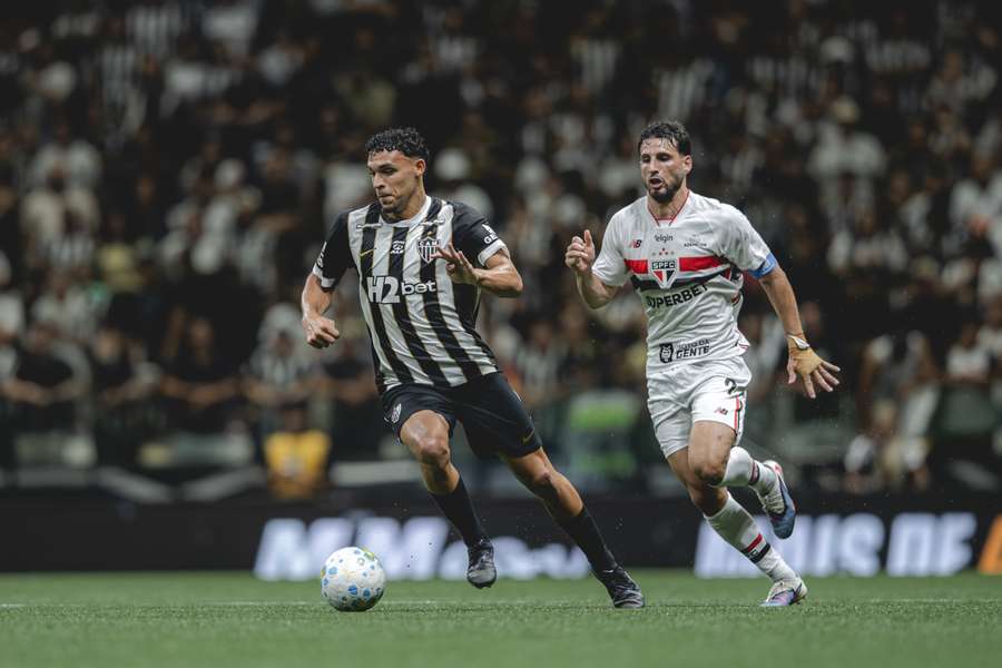 Atlético teve trabalho para furar defesa paulista