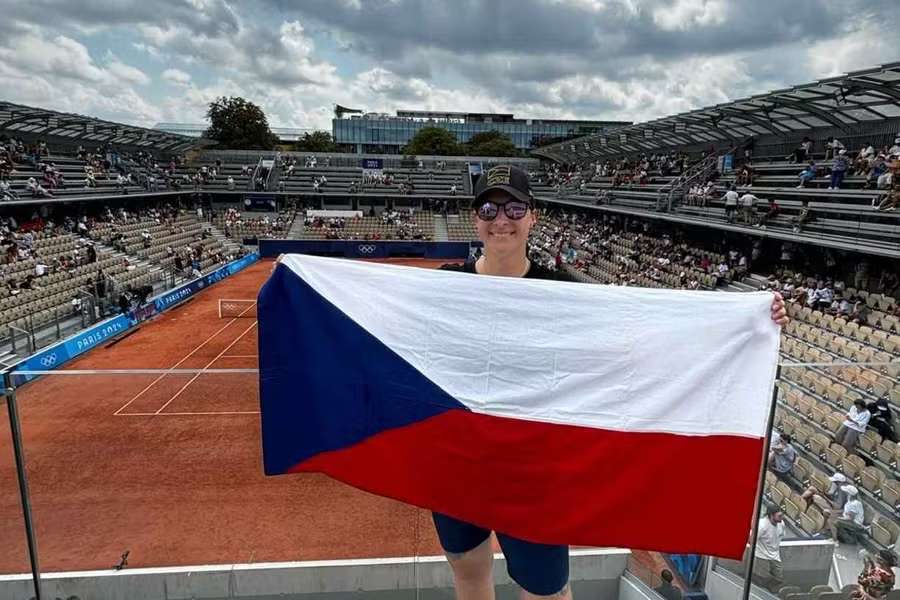 Senta Martynenko fandila na čtvrtečních čtyřhrách.