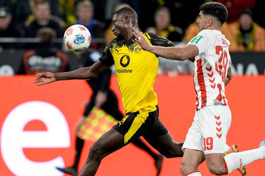 Dortmund venceu Colónia Dortmund venceu Colónia