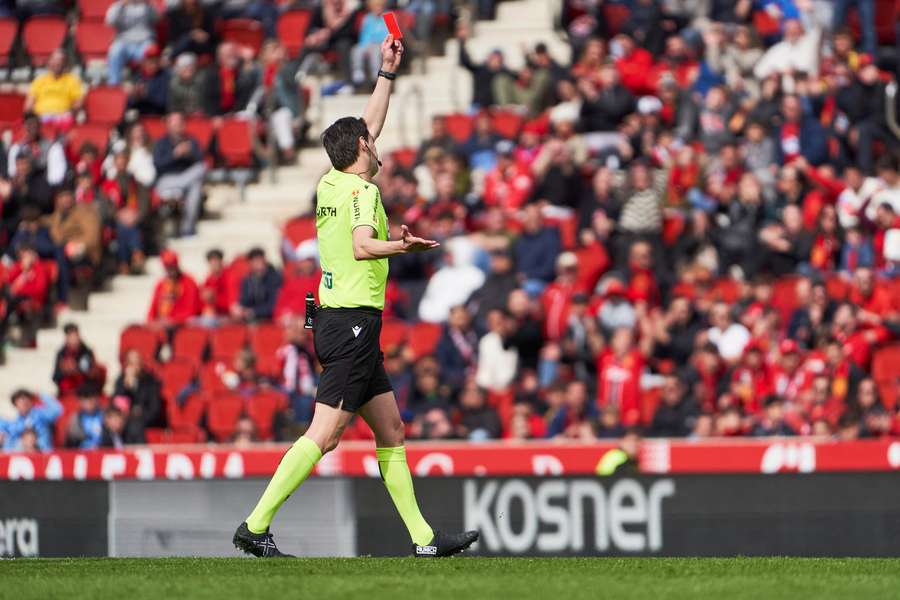 De Burgos Bengoetxea expulsó a Pickel