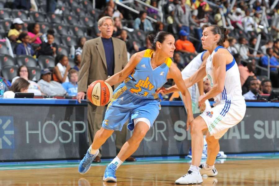 Ticha Penicheiro é a melhor jogadora portuguesa de sempre