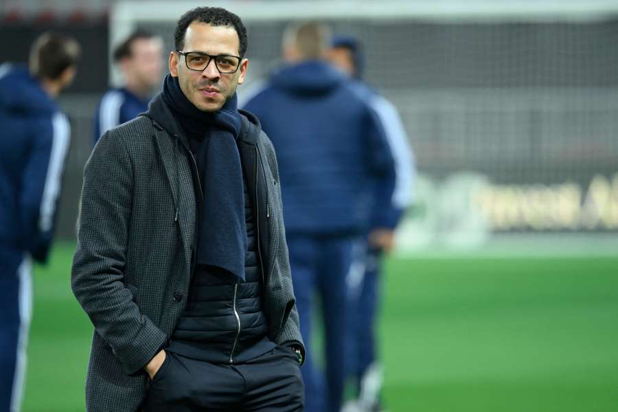 "Si quelque chose doit arriver, ça arrivera", lâche Rosenior, pressenti à Chelsea