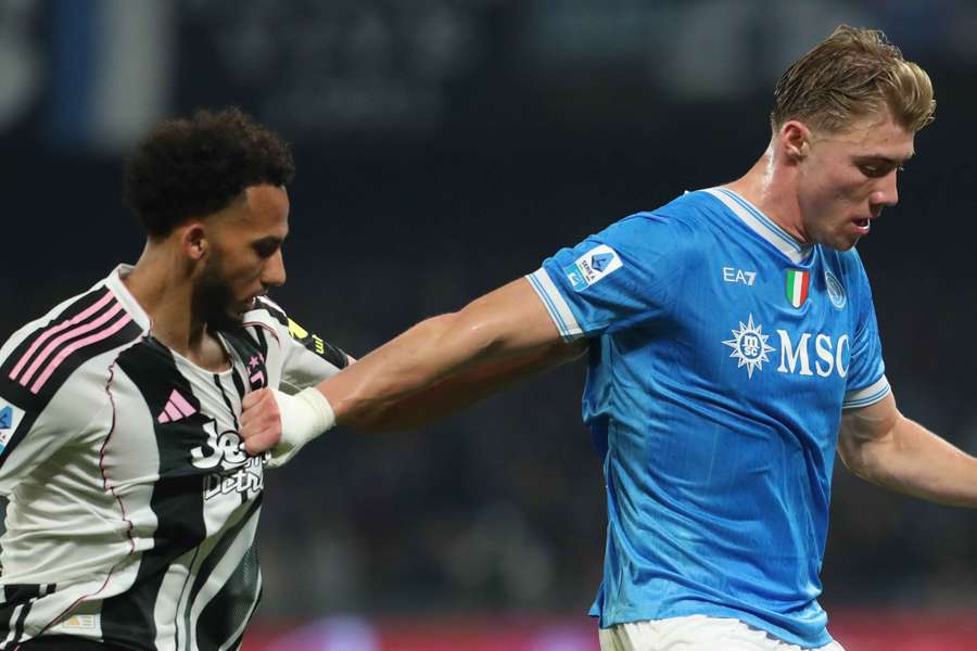 Kelly contro Hojlund