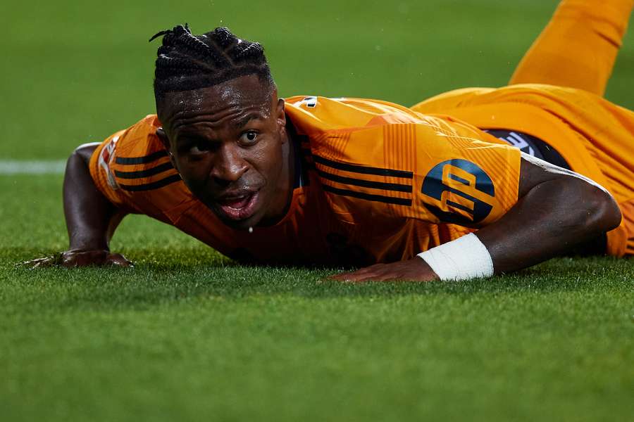 Vini Júnior foi expulso aos 34 minutos do segundo tempo contra o Valencia