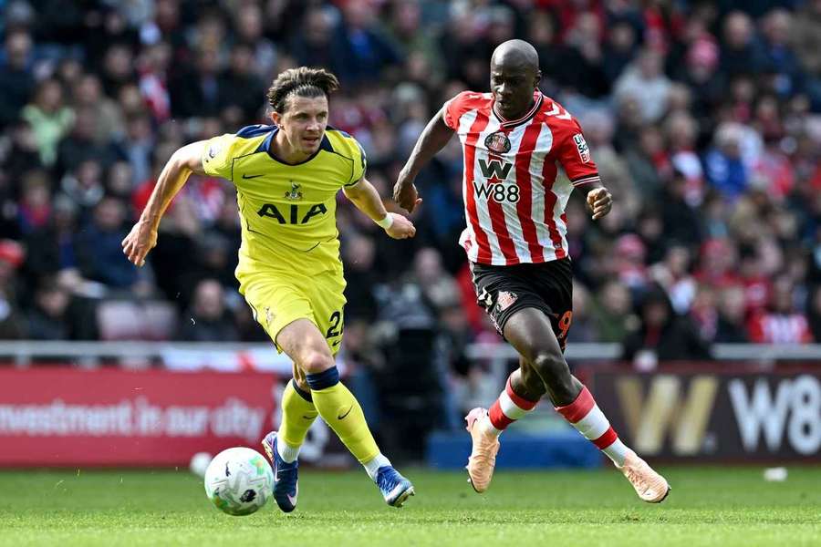 Sunderland's Habib Diarra challenges Tottenham's Conor Gallagher Sunderland's Habib Diarra challenges Tottenham's Conor Gallagher