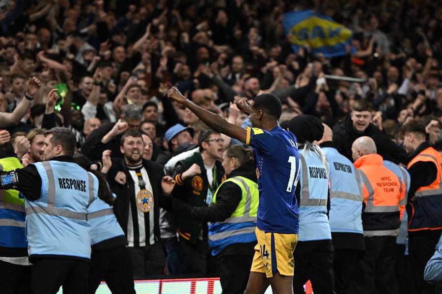 Newcastle United profitiert vom Geld aus Saudi-Arabien und steuert in der Premier League aktuell eine Top-5-Platzierung an