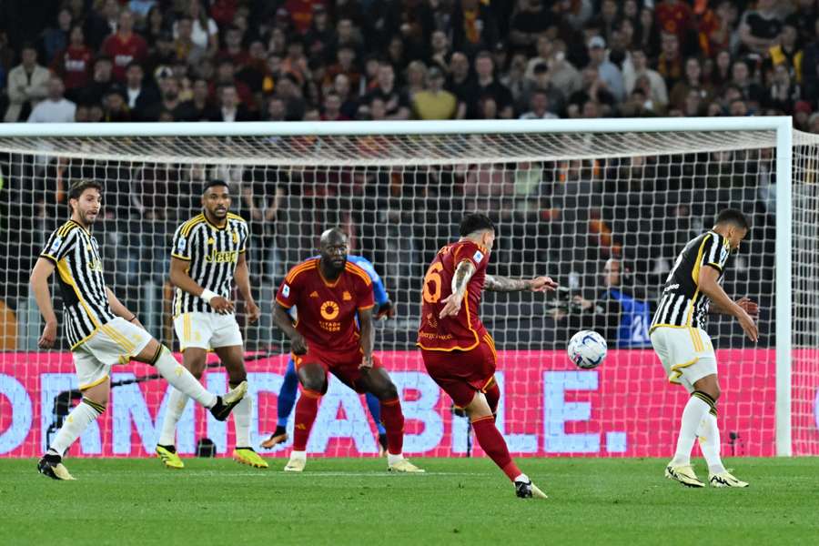 Roma and Juventus battled to a 1-1 draw