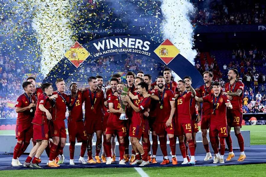 Los jugadores de España celebran la Nations League