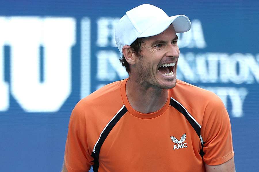 Murray marches on 