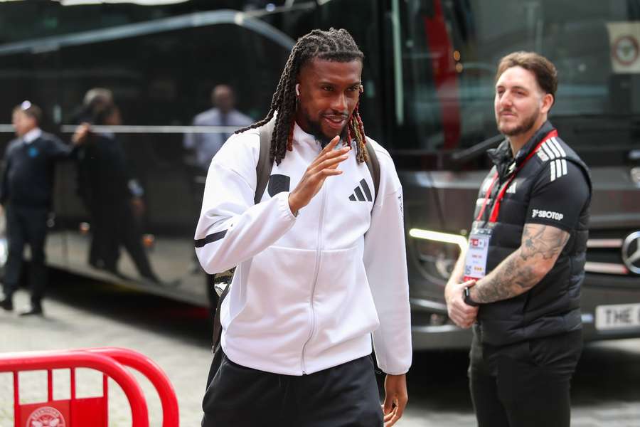 Alex Iwobi não recuperou de lesão muscular na coxa