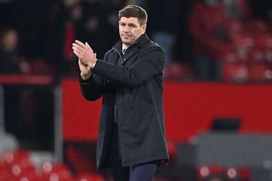 Steven Gerrard deixou o Aston Villa em outubro
