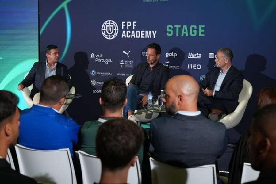 Artur Soares Dias e Duarte Gomes no Portugal Football Summit
