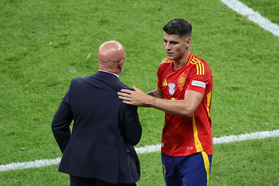 De la Fuente y Morata, en un partido de España.