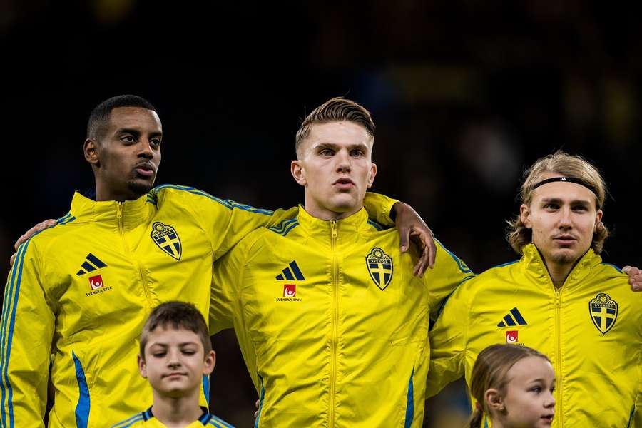 Alexander Isak (l.) und Viktor Gyökeres (M.) sind die offensiven Hoffnungen der Schweden.
