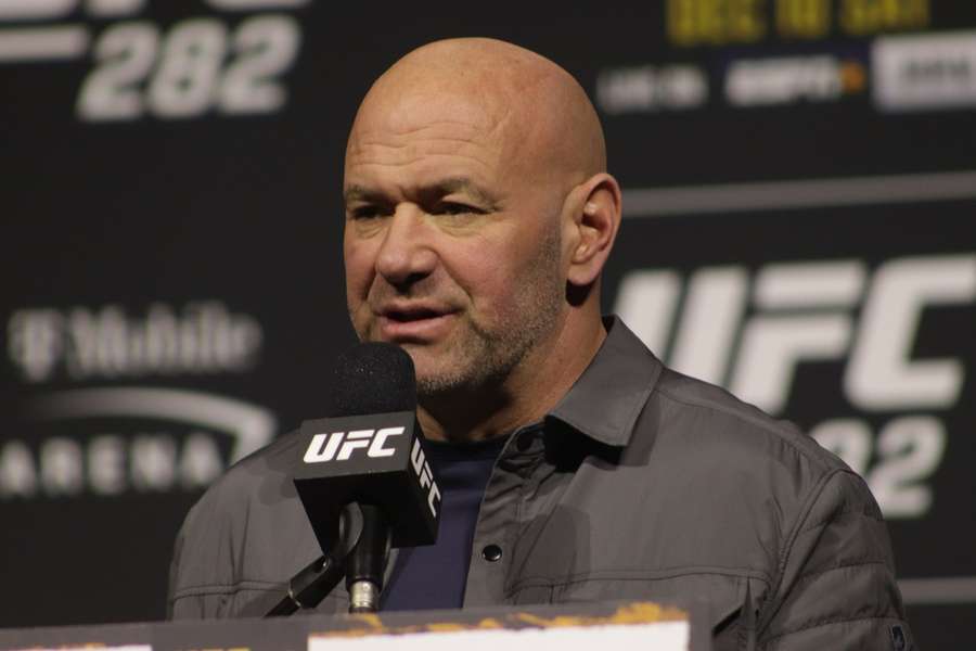 Dana White esclarece situação de McGregor