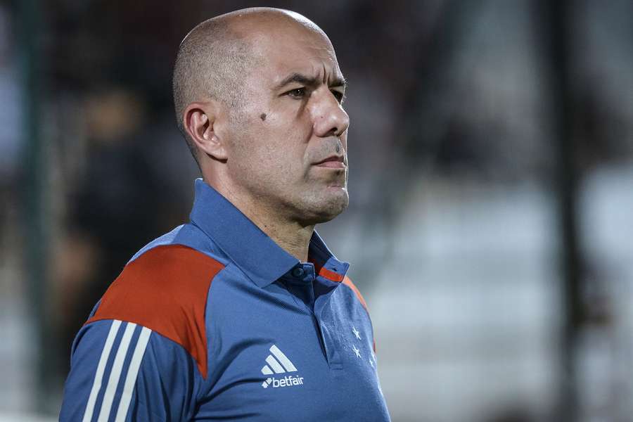 Léo Jardim modificou a equipe do Cruzeiro, mas o resultado não veio Léo Jardim modificou a equipe do Cruzeiro, mas o resultado não veio