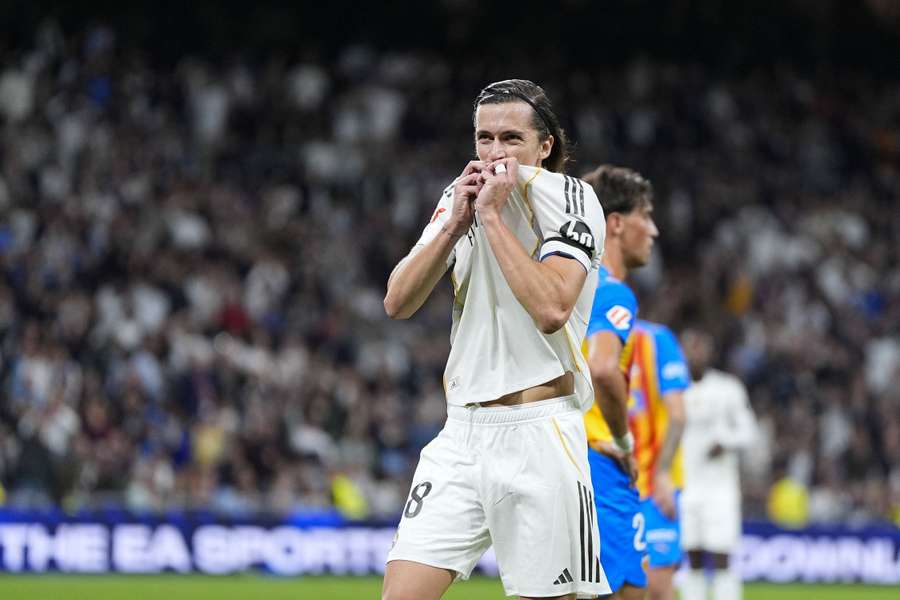 Álvaro Carreras celebra su gol contra el Valencia