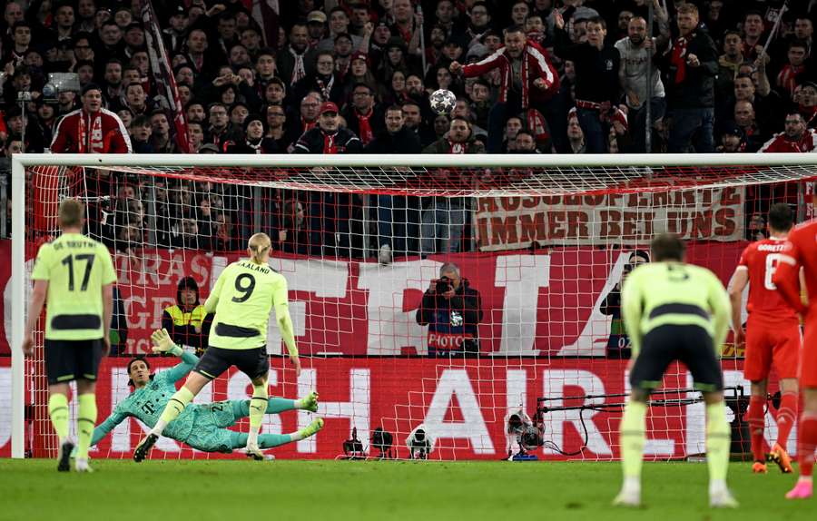 The biggest chance of the first-half sees Haaland miss a penalty The biggest chance of the first-half sees Haaland miss a penalty