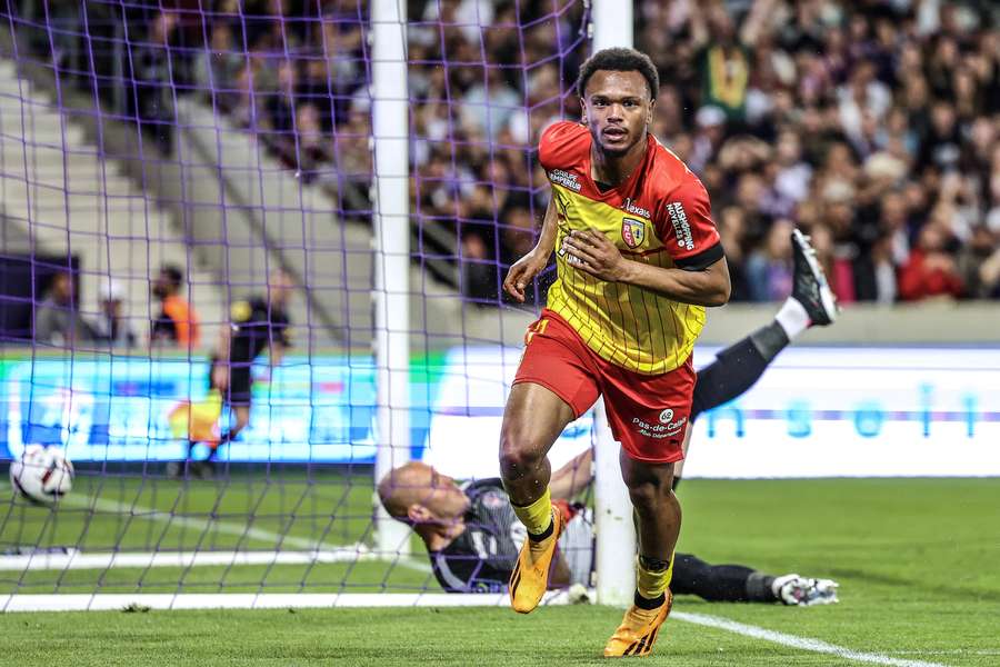 Lois Openda celebrates after scoring for Lens against Toulouse on Tuesday