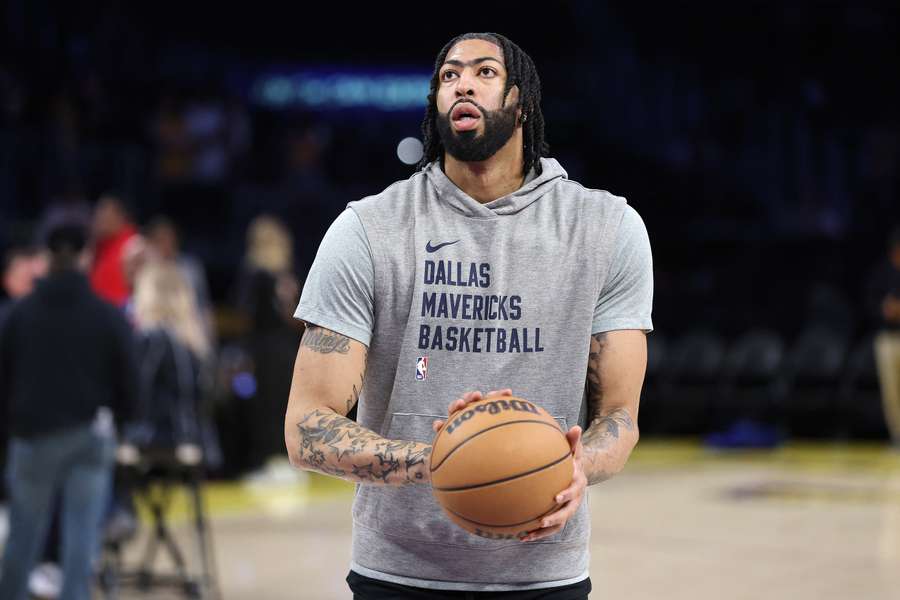 Anthony Davis vai treinar com a equipa da G-League