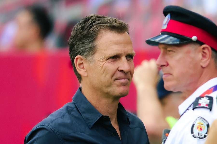 Oliver Bierhoff beim Spiel gegen die Elfenbeinküste. Oliver Bierhoff beim Spiel gegen die Elfenbeinküste.