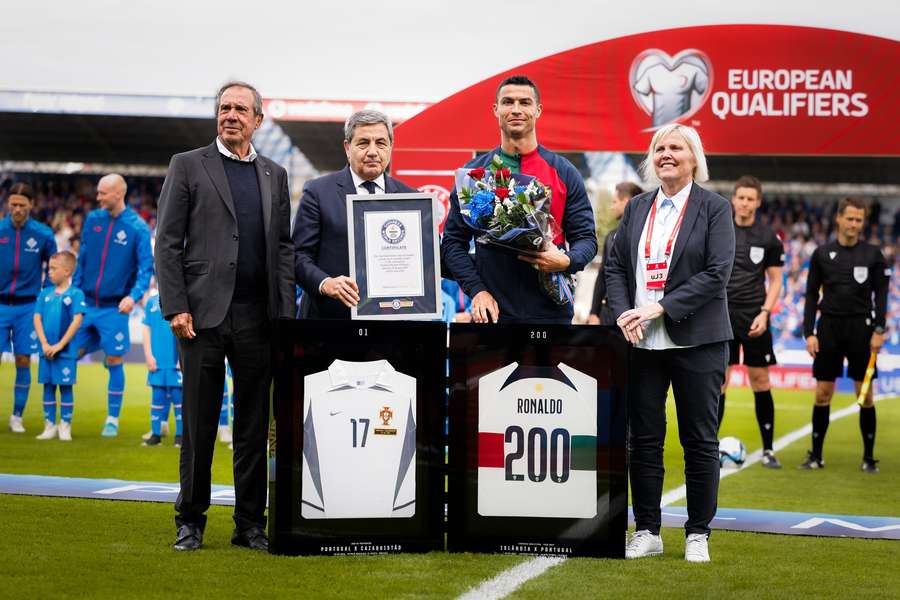 A cerimónia de homenagem a Ronaldo A cerimónia de homenagem a Ronaldo