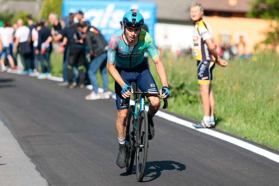 Scaroni se lleva la 16ª etapa del Giro.